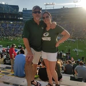 Meet your Posher, Leslie